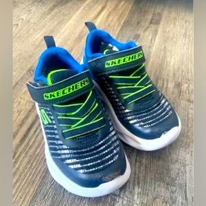 Toddler Light Up Sketchers Size 8